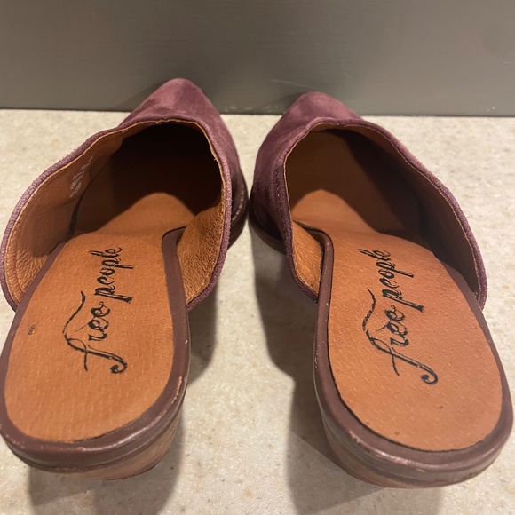 FREE PEOPLE Anya Suede Block Heel Mules Burgundy Pointed Toe Boho Western - Picture 4 of 13
